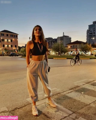 beatrix ramosaj [ beatrix-ramosaj ] - Spread my legs and taste me?