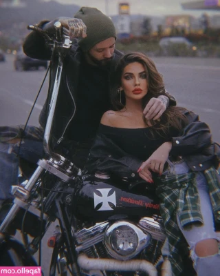 beatrix ramosaj [ beatrix-ramosaj ] - Love it when my pussy opens up