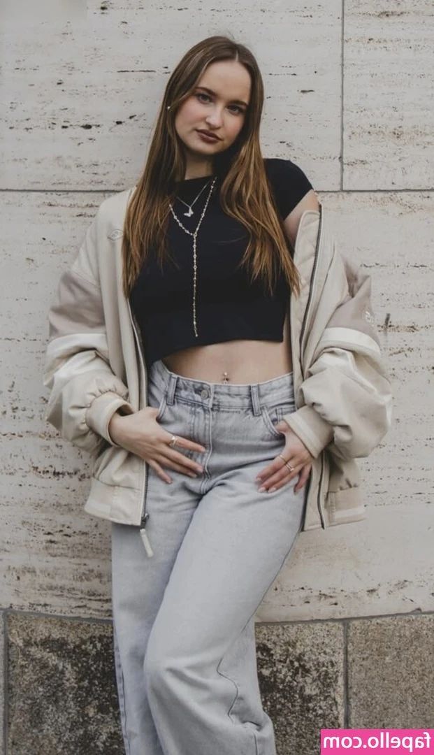 KatharinaKnoch - You are a gooner addicted to my clevage