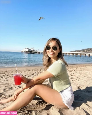 Charisse Hain [ charisse-hain ] - Going to log on Myfreecams for shits and giggles while I wait for