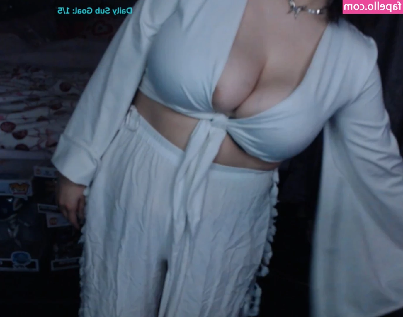kellaaye - Buen día bebito!! 🥰 queres verme sin ropita?? Seguime en @zarahm