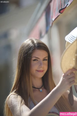 Stella Cox [ stella-cox ] - tits or ass