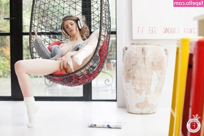 Stella Cox [ stella-cox ] - -  Por qué tardas tanto en el baño  - Por nada