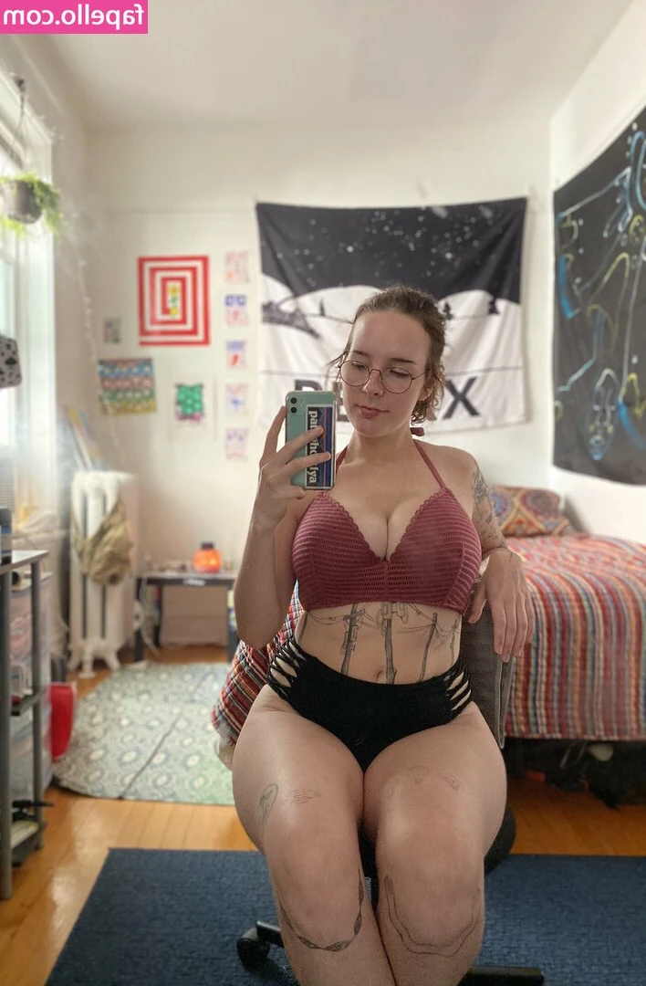 Stephs0up - a little clip from a custom 😌✨