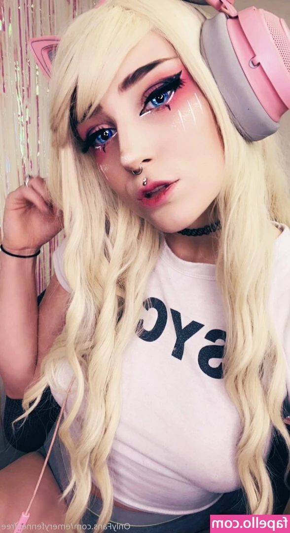 emeryfennecfree - It’s rainy out today…let’s stay in and cuddle 🥰