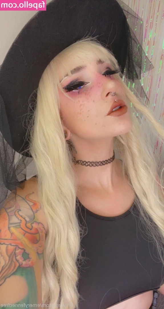 emeryfennecfree - I got a bed that is still standing, Let's break it 🥵