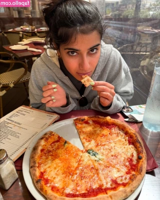 Sara Saffari [ sara-saffari ] - Just sent out a new solo tape  who s excited to see me punish myself