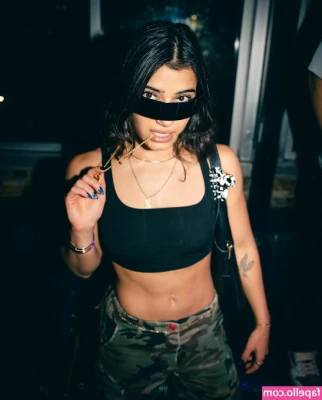 Sara Saffari [ sara-saffari ] - Happy Friday🦋 hope you have the most amazing weekend ever🥰