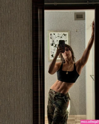 Sara Saffari [ sara-saffari ] - Message me for genital ratings  sexting sessions and custom vids