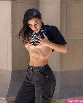 Sara Saffari [ sara-saffari ] - HEYYY❤️❤️❤️ I will be streaming every night this week!!