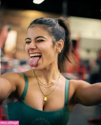 Sara Saffari [ sara-saffari ] - All I want for my bday is a big booty heaux      it s my birthday