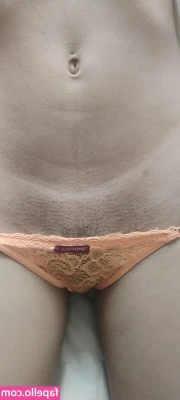 Raylla Venturxs [ raylla-venturxs ] - Where’s your mouth going first?