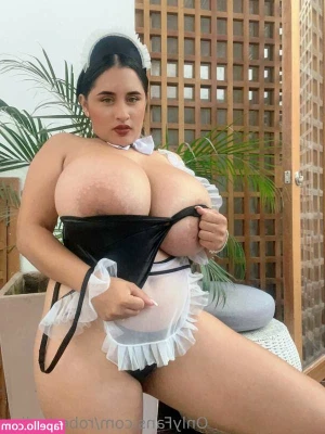 Darli Karina [ darli-karina ] - Just hit 50 current subscribers on here and i'm so happy! i never