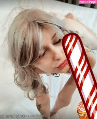 lola_dazzle [ lola-dazzle ] - Piston hard with anal masturbation.