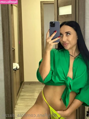 lola_dazzle [ lola-dazzle ] - swipe for your morning milk 🍼🔥🥵