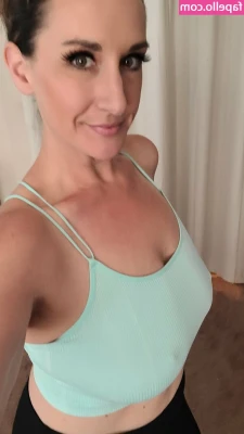 mrs.bellacurves [ mrs-bellacurves ] - I have a therapist kink 🥰