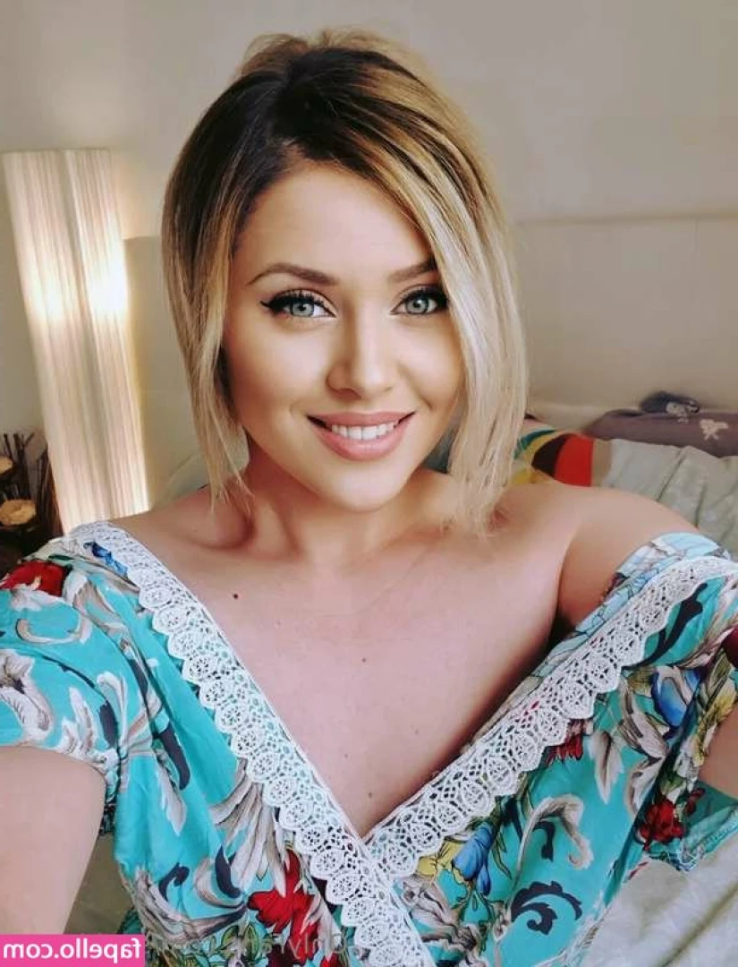 Sophie [ sophie-1 ] - New dress! What do you think??