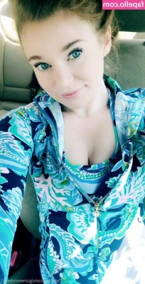 Guineverebeck - Would you like to take a long shower together? 🤤💦