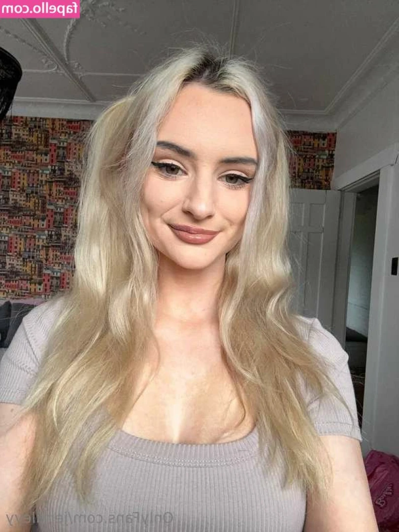  [ parkcity-jen ] - I've had a stressful few days guys sorry, I will be live tomorrow! Xx