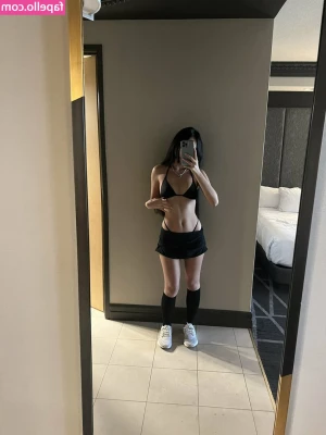 Titknee - On a scale of 1 to 100 tip me how good your weekend was baby. Tell me