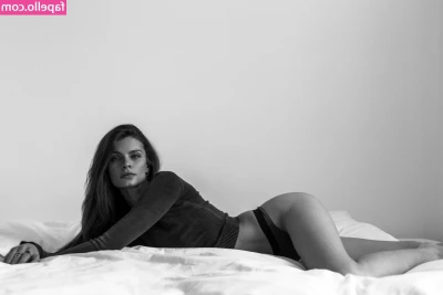 Paulina Paprocka [ paulina-paprocka ] - Having an issue be on In a sec
