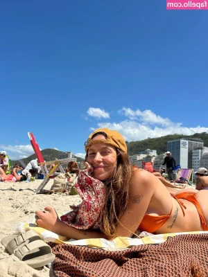Lu Nunes [ lu-nunes ] - 💕OMG I MISS HAVING MY BUTTPLUG 🍑🔌 in my ass while clapping