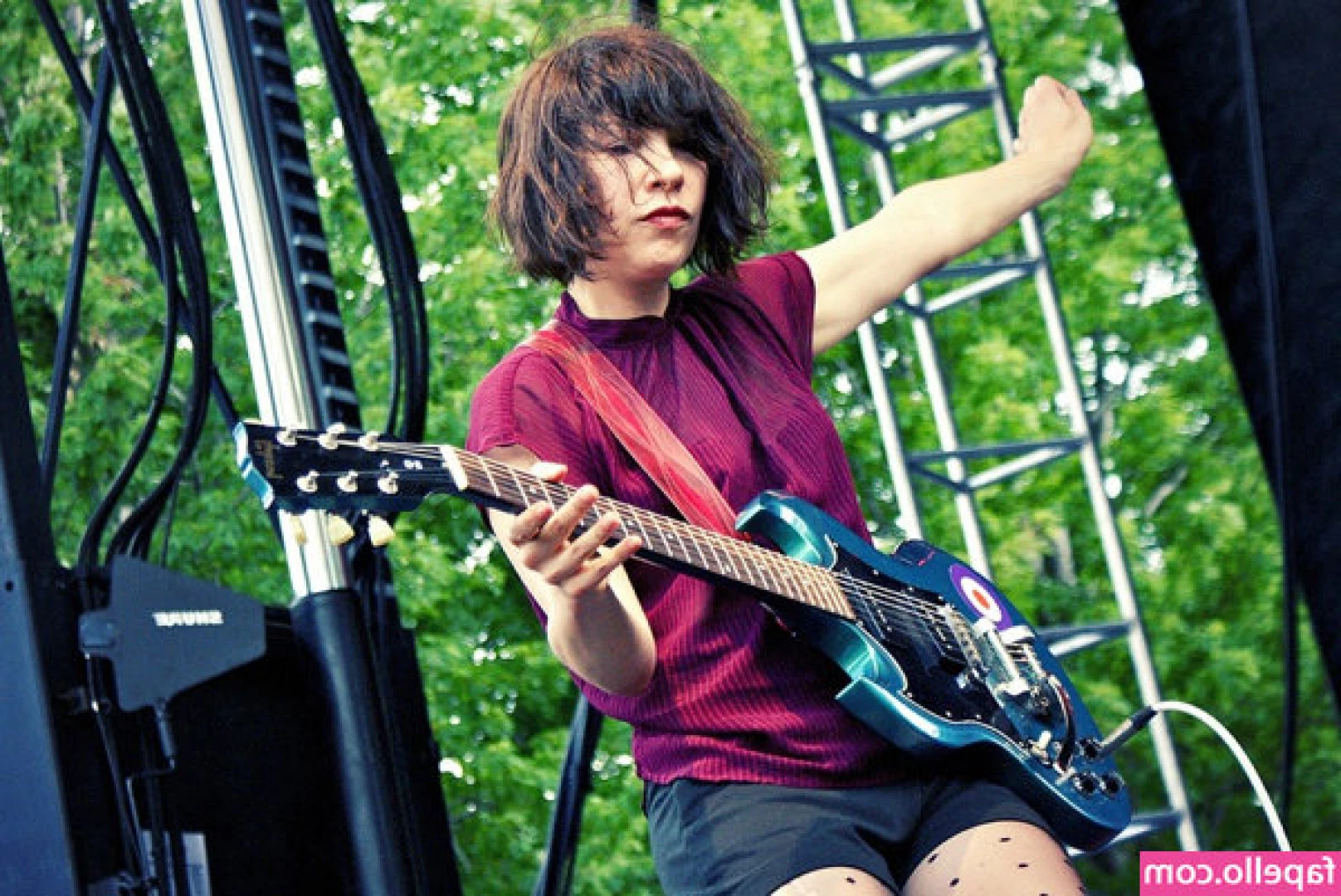 Carrie Brownstein [ carrie-brownstein ] - Just a little message for y’all! Video this week will be from the