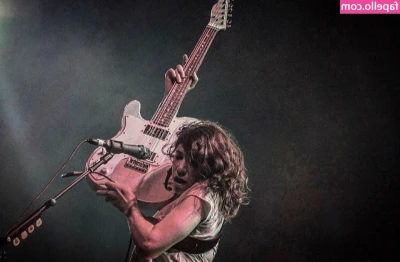 Carrie Brownstein [ carrie-brownstein ] - Here's what's under the pillow