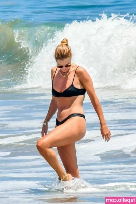 Rosie Huntington-Whiteley [ rosie-huntington-whiteley ] - Did you already check out the two new video’s in your inbox?