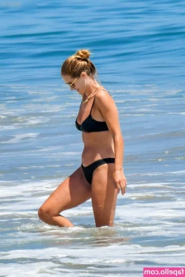 Rosie Huntington-Whiteley [ rosie-huntington-whiteley ] - If I was ever to do a full Asuna cosplay, it would be of her Stacia