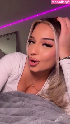 avendaaxs - Ragazzi visto che vi piace il mio dildo a forma di cazzo ho pensato