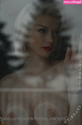 Bianca Blakney [ bianca-blakney ] - A little sneak peak at some custom photos I took the other night 💋