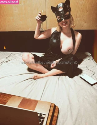 PiercedBustyKitten - It's time to wake up @jackspreader 😜 Can you imagine being woken