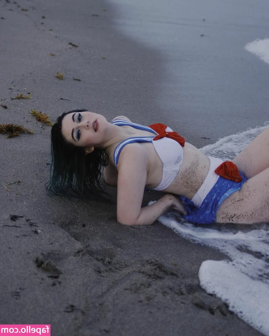 Jessie Paege [ jessie-paege ] - Are you ready to welcome the year with me babe?