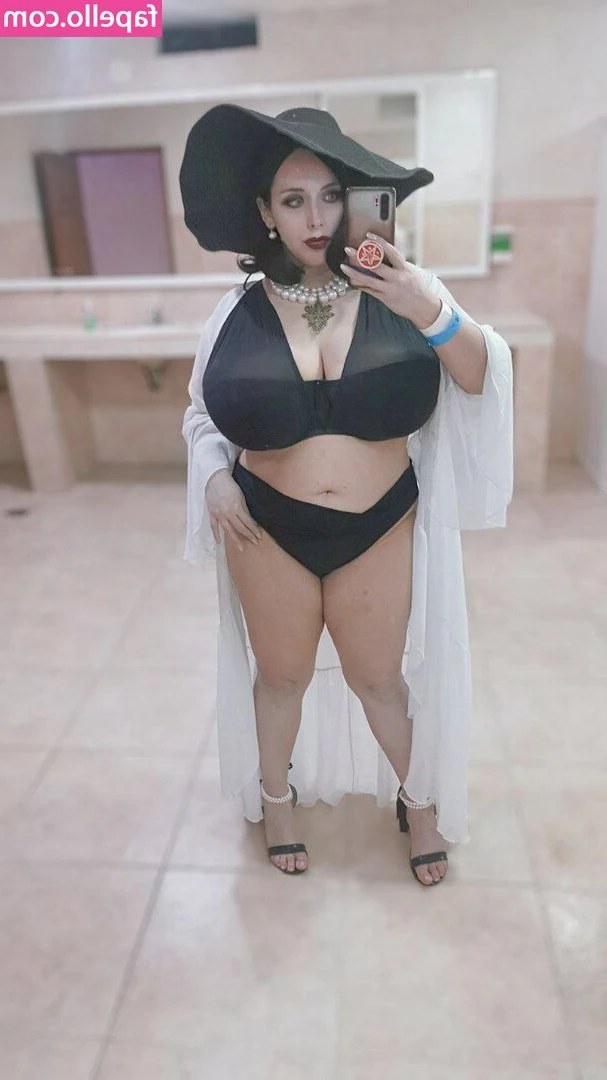 Raven_Nyuugao [ raven-nyuugao ] - ❗️She @rosydreamerr needs your cock more than ever❗️This