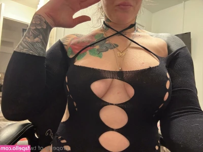 OftenElle - Simple dresses emphasize my defenselessness and naivety🤩😘