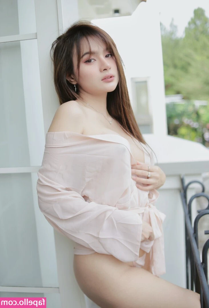 Amanda Nathalia [ amanda-nathalia ] - if your girl Elphet wants to eat your cock, u won't change her mind