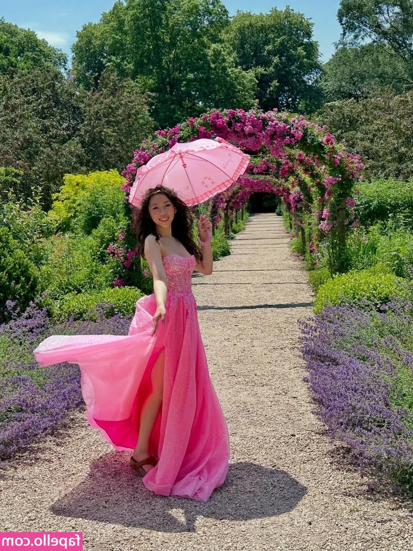 Emmy Liu-Wang [ emmy-liu-wang ] - Check your DMs for the EXXXPLICIT version of Barbie & her rubbing