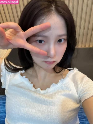 Choi Yu-Jin [ choi-yu-jin ] - My butt is the perfect blend of firm yet jiggly you may say ;)