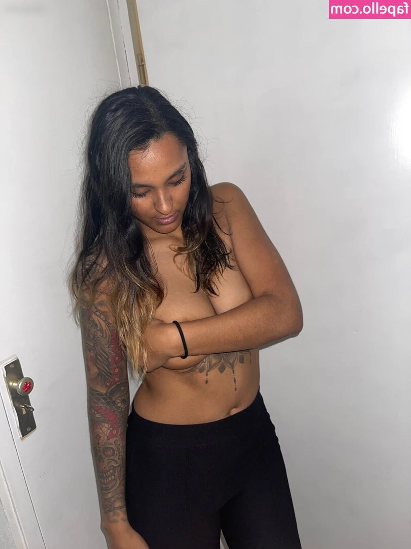 BadGirlXKaira - For those of you who saw my snap story last night,.. He woke up at