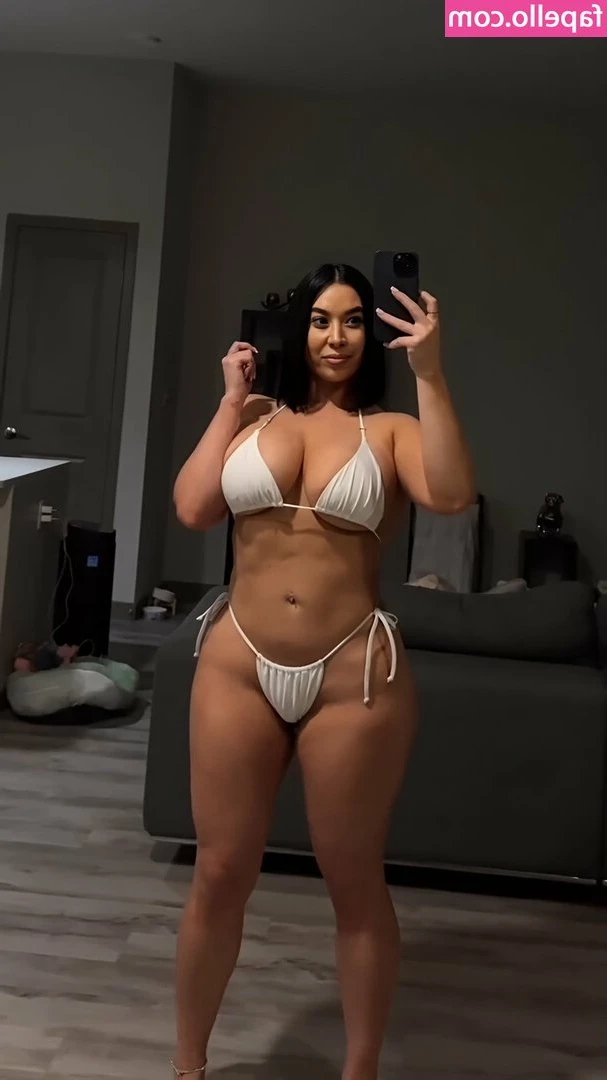Raynesworld - Cum Get This Juicy Ass Papi 😈