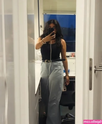 janv1_xx [ janv1-xx ] - Would you like to see a booty video soon in this fit? 🖤✨