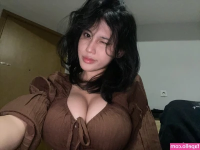 Deandra Aurelia [ deandra-aurelia ] - i need you to smack it HARD!