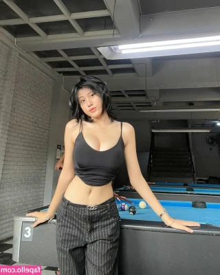 Deandra Aurelia [ deandra-aurelia ] - I done my nails... I think is so sexy but very long! 😈 Whatch the