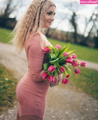 Annekastrotmann - Titty Tuesday or Tushy Tuesday ?!??! Go ahead and tip $5 and lmk