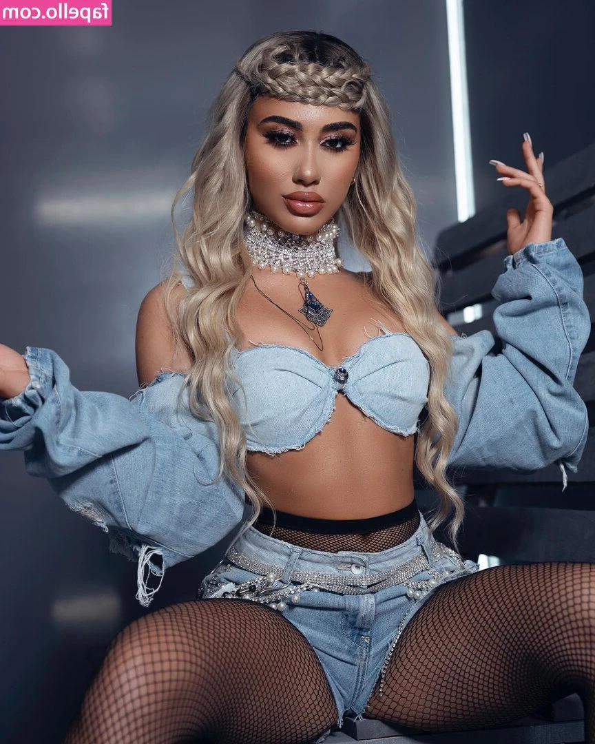 melinda ademi [ melinda-ademi ] - Gonna have some fun with this🥵🥵