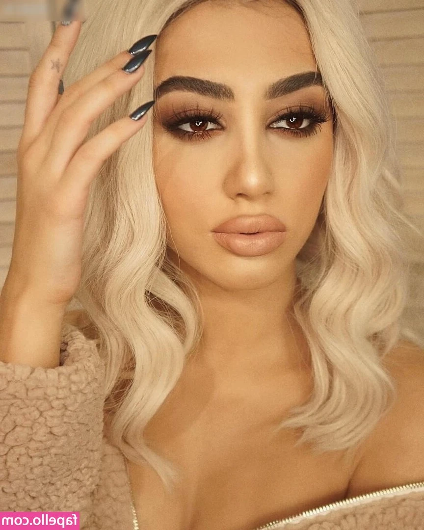 melinda ademi [ melinda-ademi ] - My friend is looking for her daddy @brilliantbrittany 🙈💦 This