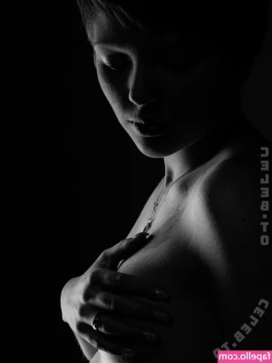 Delicious Lina [ delicious-lina ] - Your long legged, book worm girlfriend 💘📖👀 Who wants to see