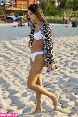 Kelly Piquet [ kelly-piquet ] - Rip the shorts off and fuck me against the pool table 😈