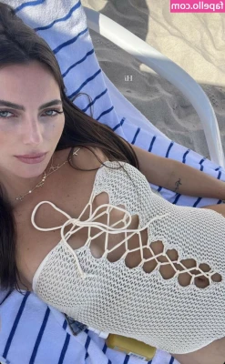 Kelly Piquet [ kelly-piquet ] - Otra foto viejita pero bonita <3  Ojalá estén teniendo un mejor